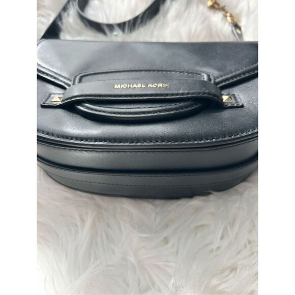 Michael Kors Cary Leather Saddle Crossbody bag Magnetic flap closure bag black h - Picture 2 of 11